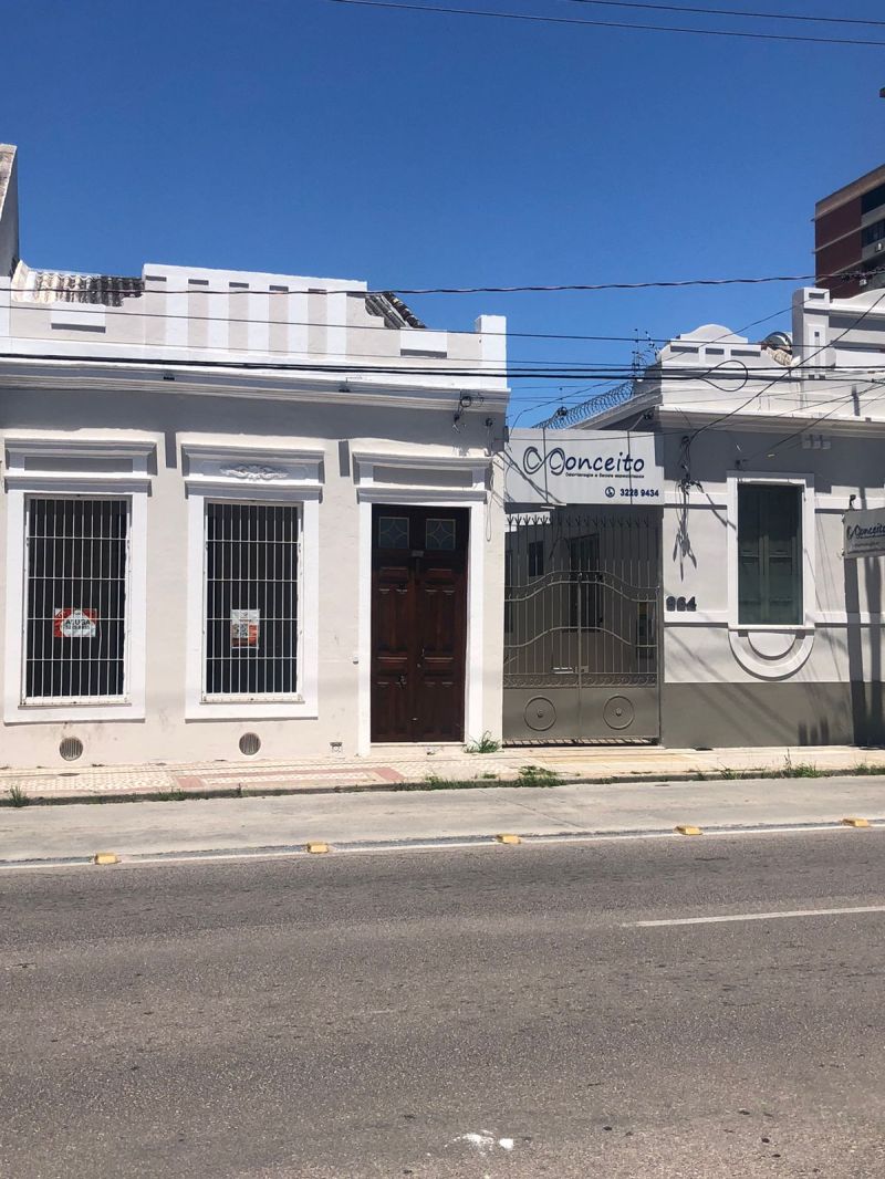 Casa Comercial 1 Quarto no bairro CENTRO em PELOTAS