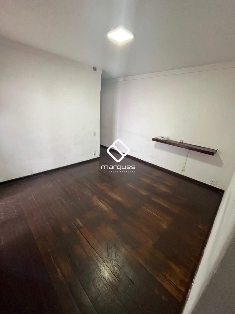 CASA COMERCIAL 3 quartos 