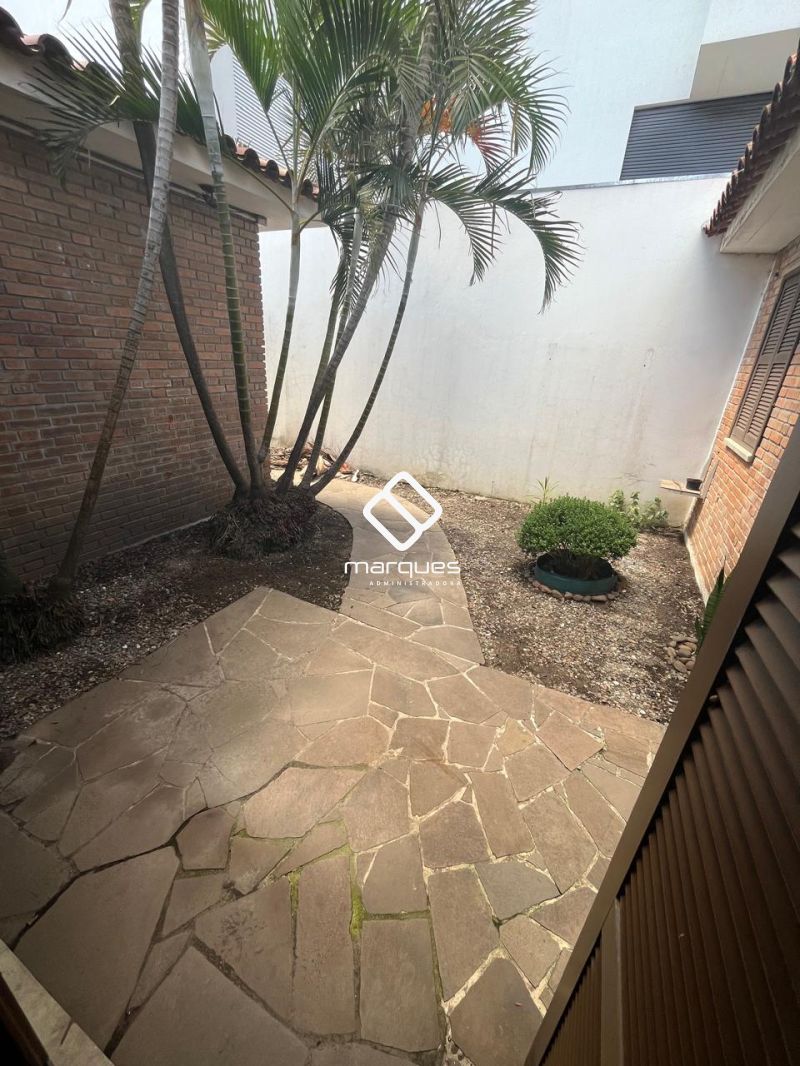 CASA COMERCIAL 3 quartos 