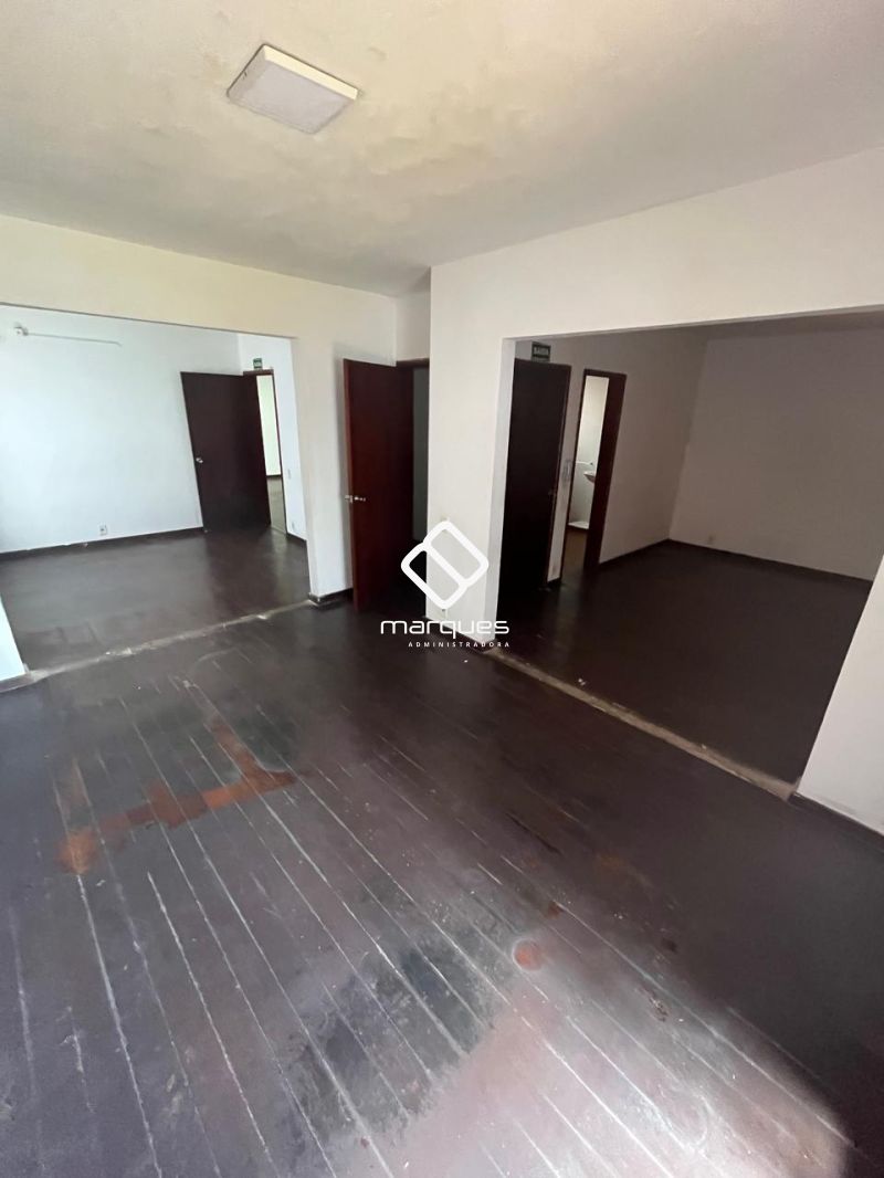 CASA COMERCIAL 3 quartos 