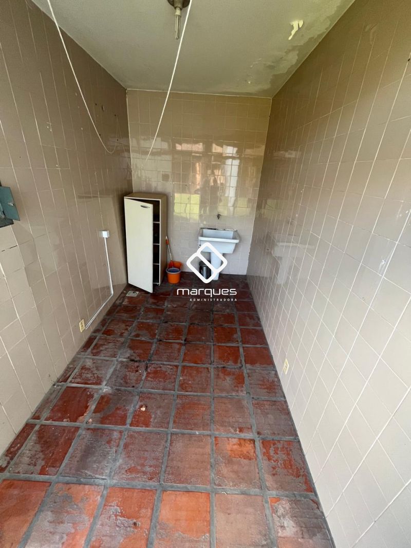 CASA COMERCIAL 3 quartos 