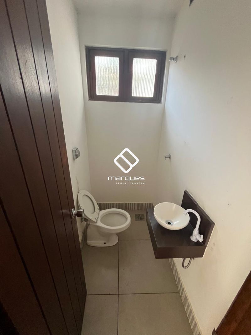 CASA COMERCIAL 3 quartos 