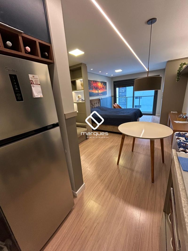 FLAT 1 quarto 