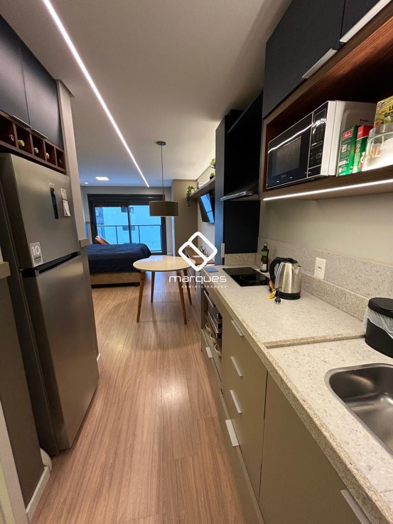 FLAT 1 quarto 
