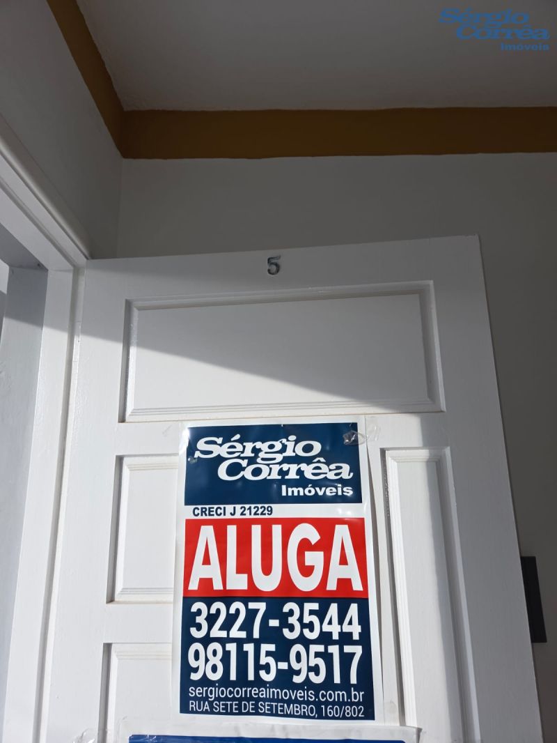 APTO TIPO SOBRADO PRÓX. AV. D. JOAQUIM E JK 