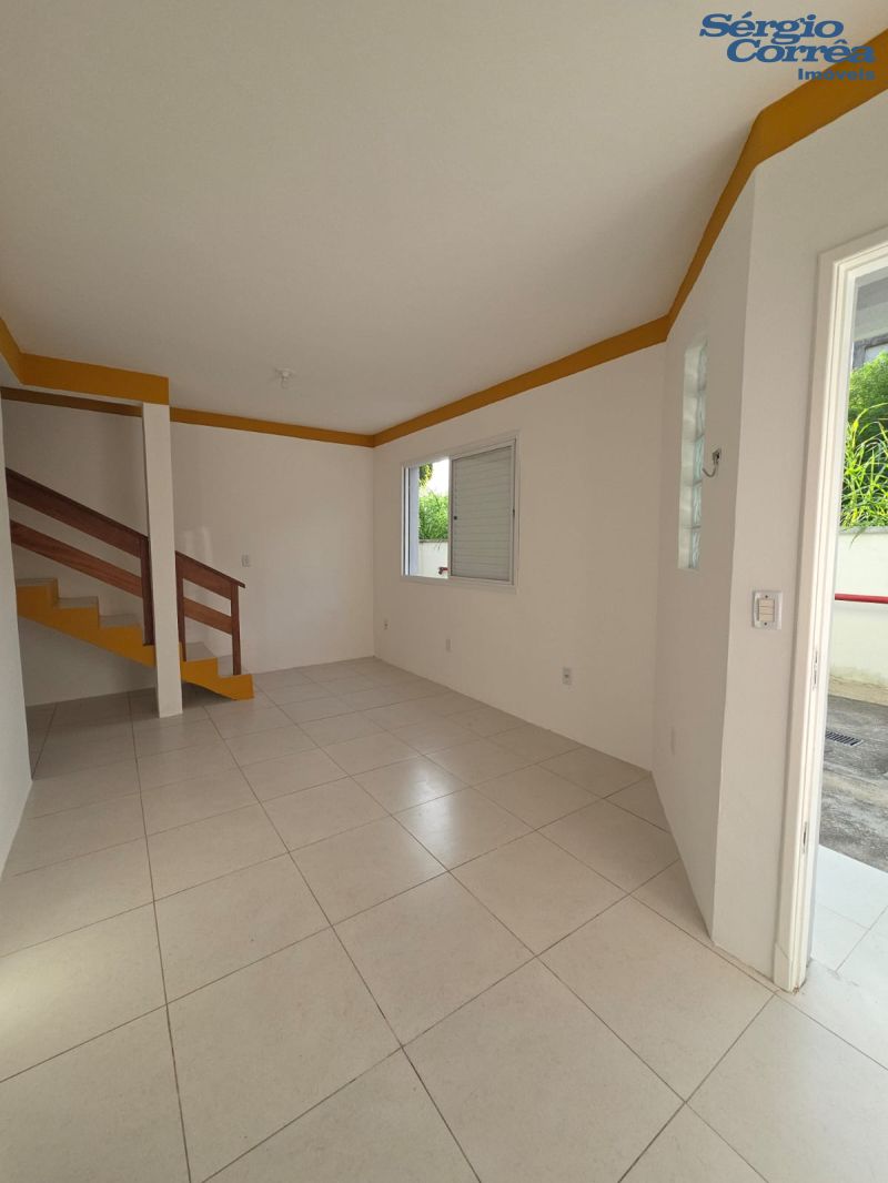 APTO TIPO SOBRADO PRÓX. AV. D. JOAQUIM E JK 