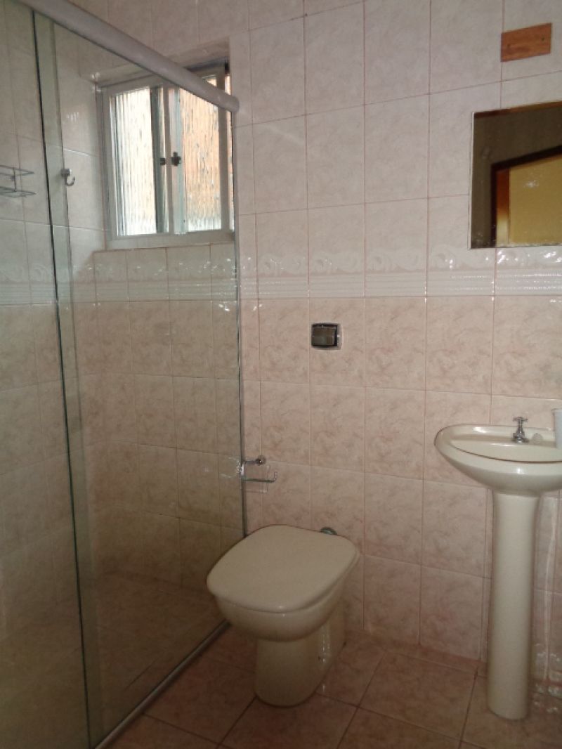 Ótima Casa com laje e pátio no Umuharama