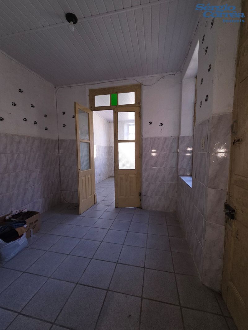 CASA  165m2 RUA PROF ARAÚJO