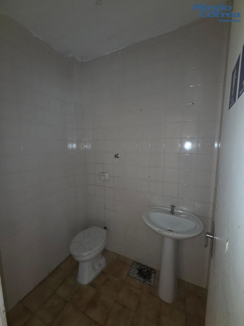 SALA COMERCIAL  C/ELEVADOR CENTRAL