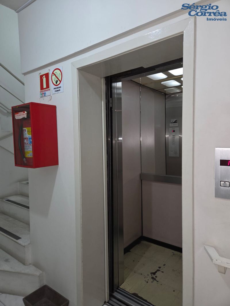 SALA COMERCIAL  C/ELEVADOR CENTRAL