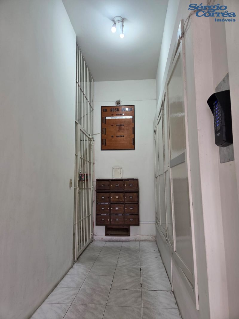 SALA COMERCIAL  C/ELEVADOR CENTRAL