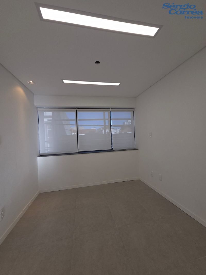 SALA NOVA COM GARAGEM PRIVATIVA 