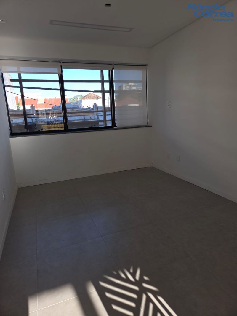 SALA NOVA COM GARAGEM PRIVATIVA 