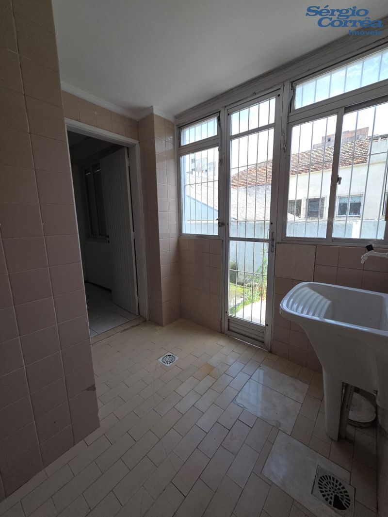 AMPLO APARTAMENTO  RUA GONÇALVES CHAVES
