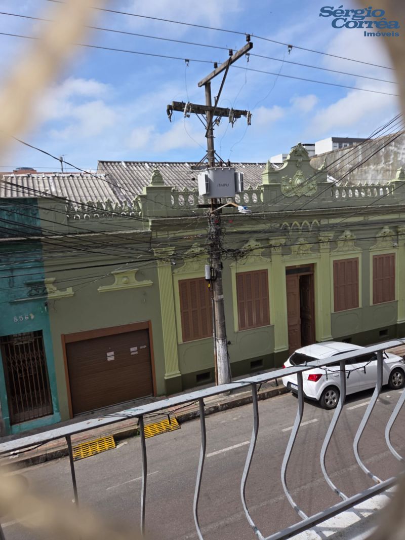 AMPLO APARTAMENTO  RUA GONÇALVES CHAVES