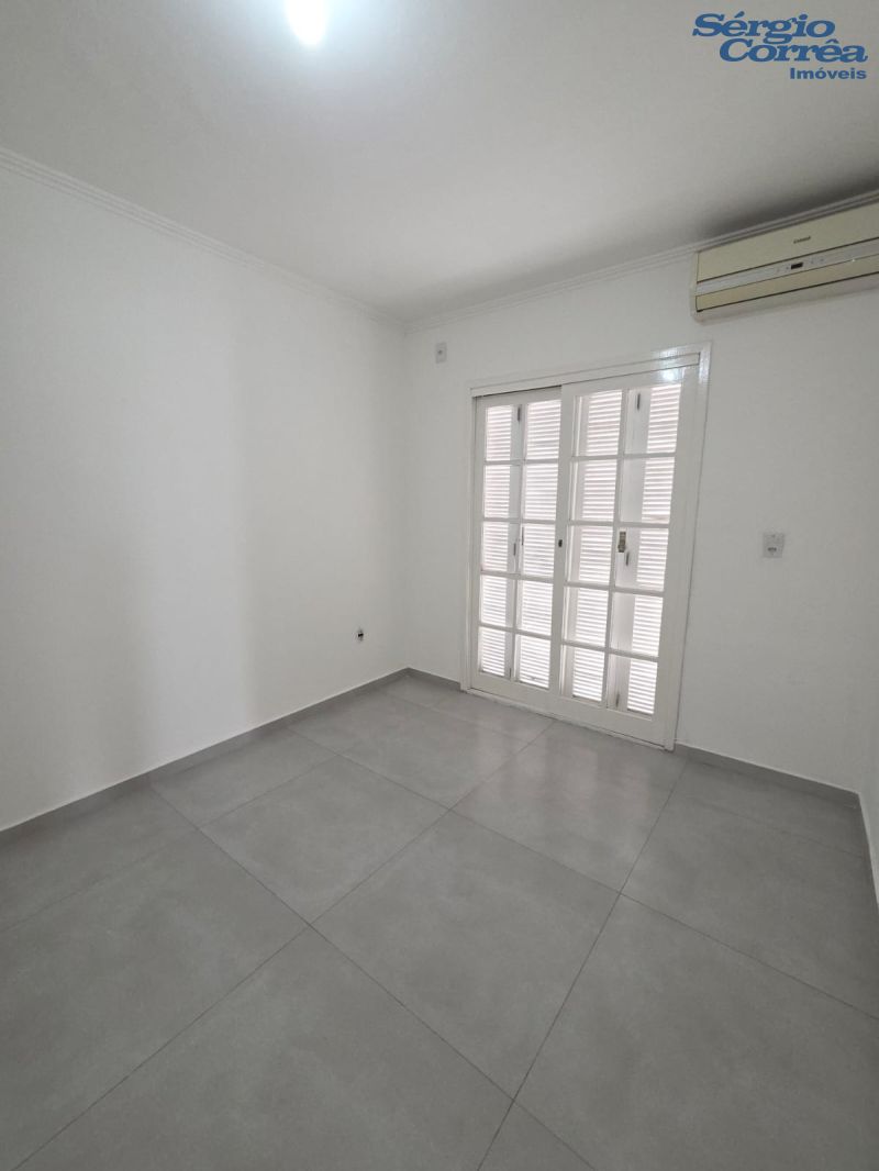 SOBRADO C/SUÍTE/GARAGEM/CHURRASQUEIRA