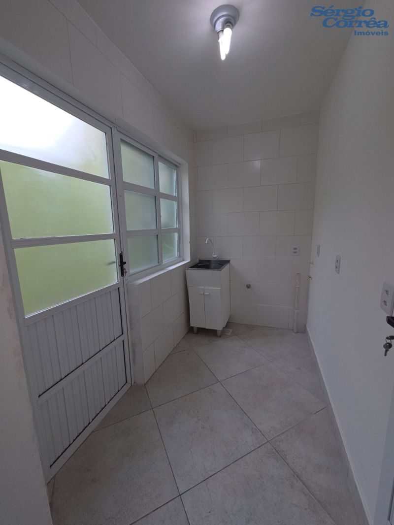 SOBRADO C/SUÍTE/GARAGEM/CHURRASQUEIRA