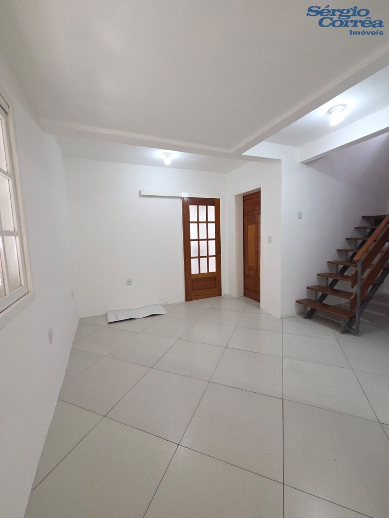 SOBRADO C/SUÍTE/GARAGEM/CHURRASQUEIRA