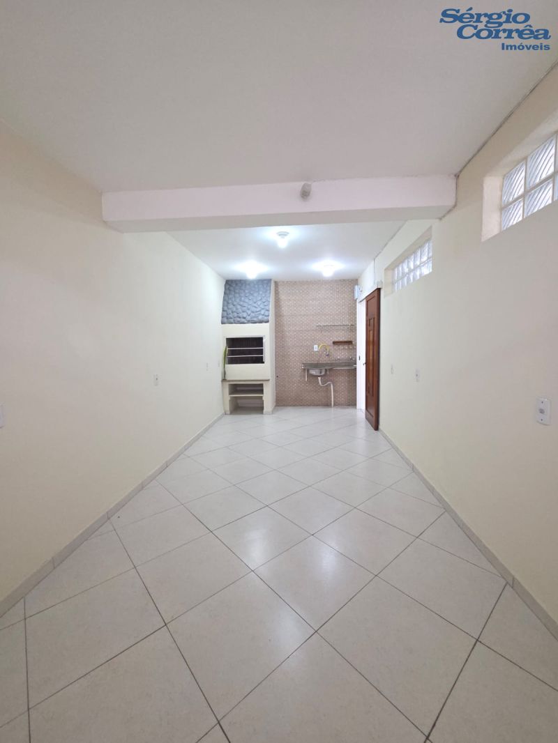 SOBRADO C/SUÍTE/GARAGEM/CHURRASQUEIRA