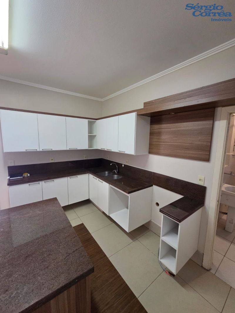 APARTAMENTO CENTRALÍSSIMO E ENSOLARADO