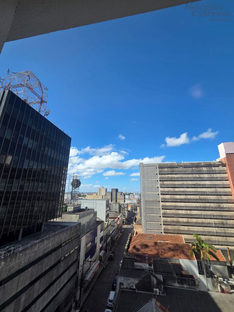 APARTAMENTO CENTRALÍSSIMO E ENSOLARADO