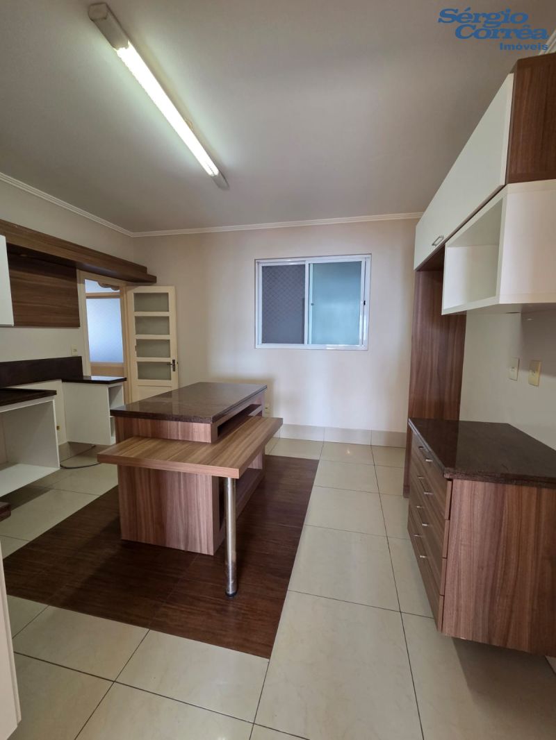 APARTAMENTO CENTRALÍSSIMO E ENSOLARADO