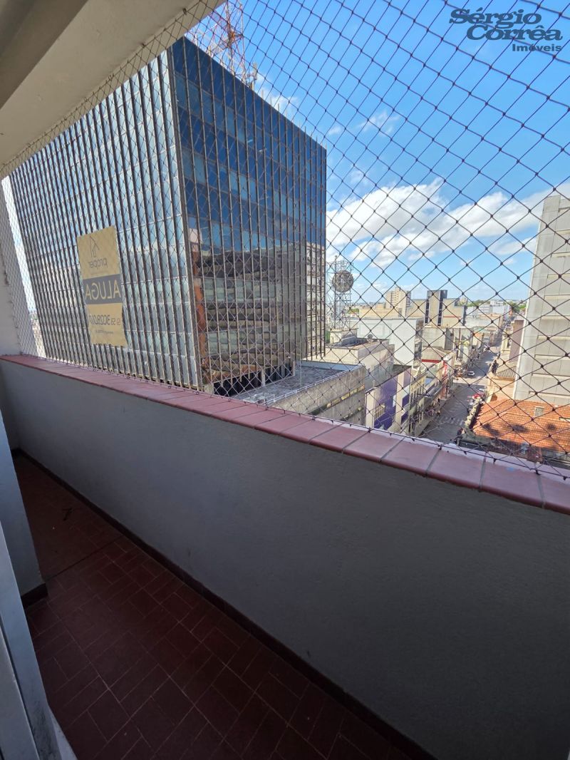 APARTAMENTO CENTRALÍSSIMO E ENSOLARADO