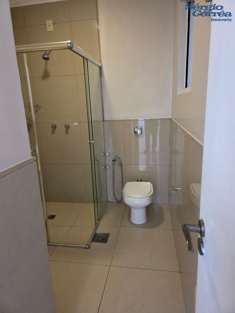 APARTAMENTO CENTRALÍSSIMO E ENSOLARADO