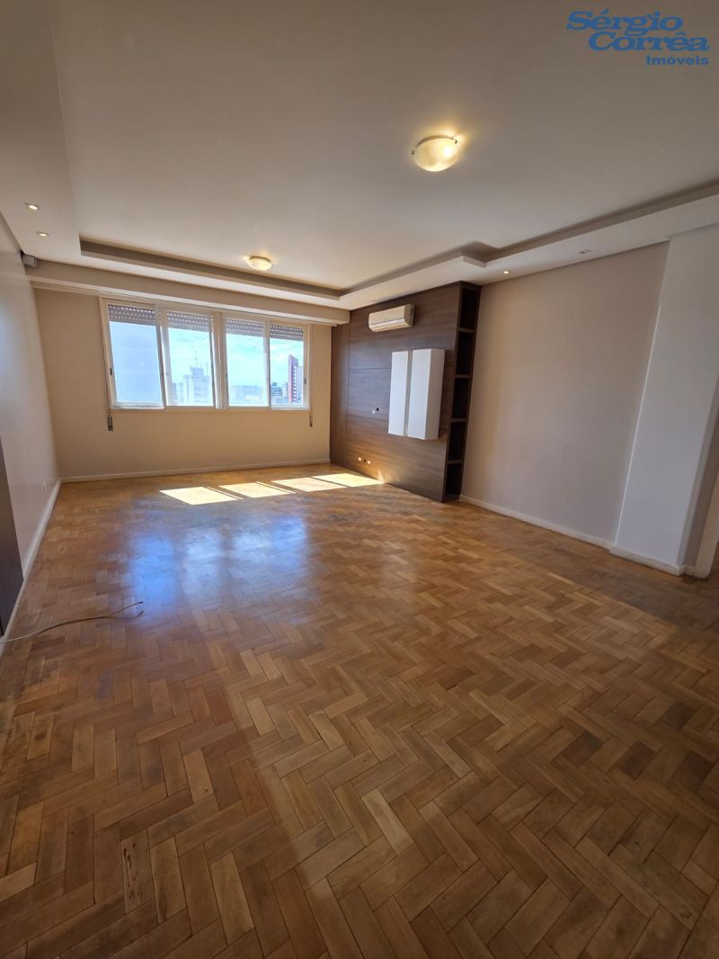 APARTAMENTO CENTRALÍSSIMO E ENSOLARADO