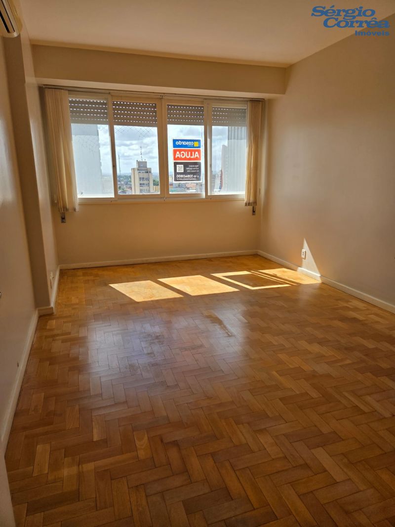 APARTAMENTO CENTRALÍSSIMO E ENSOLARADO