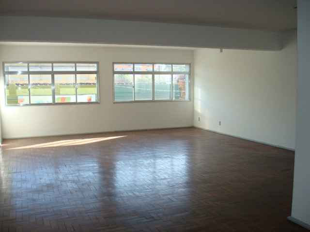 SALA AMPLA RUA VOLUNTARIOS 72M2