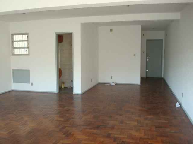 SALA AMPLA RUA VOLUNTARIOS 72M2