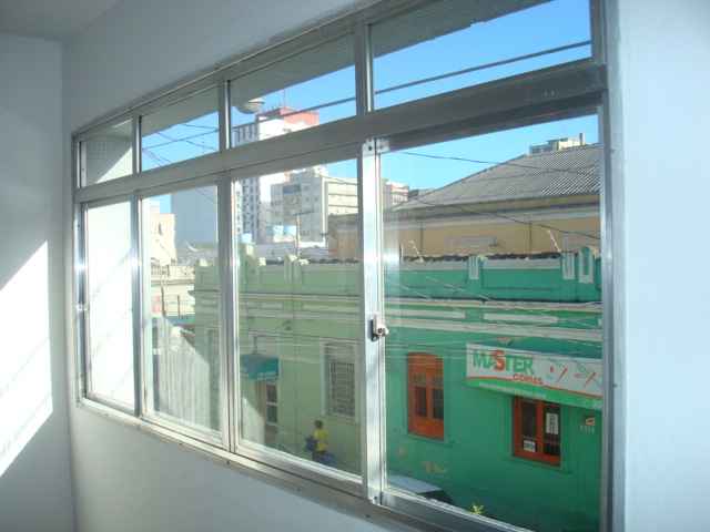 SALA AMPLA RUA VOLUNTARIOS 72M2