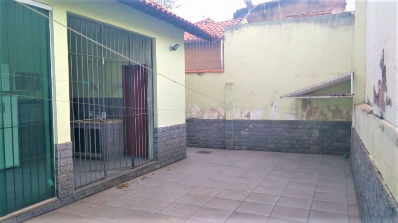Casa 3 quartos  no bairro VILA SANTA CEC�LIA em Volta Redonda