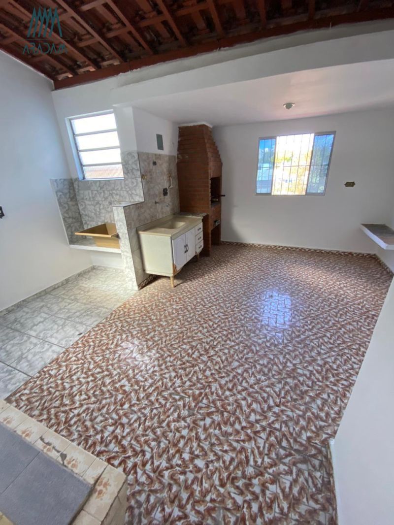 Linda Casa para Locao no Parque Bristol  Confor...