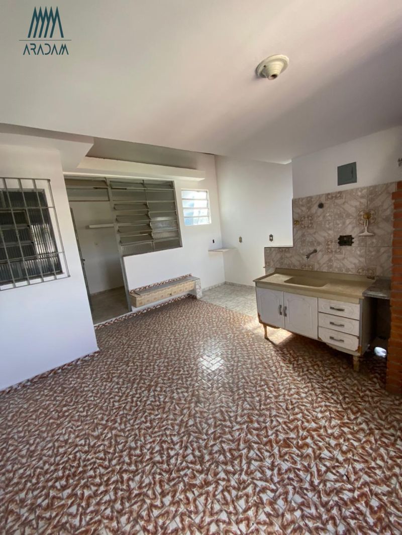 Linda Casa para Locao no Parque Bristol  Confor...