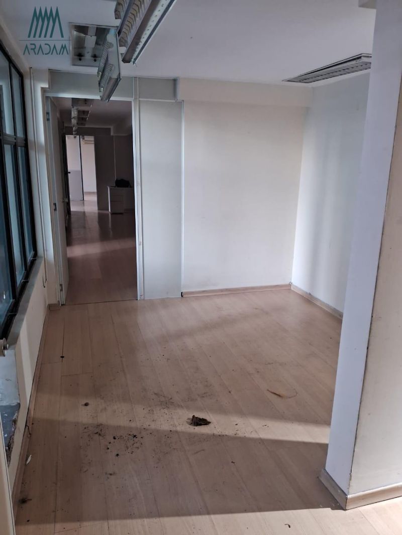 Sala Comercial de 119m para Locao  Avenida Bri...