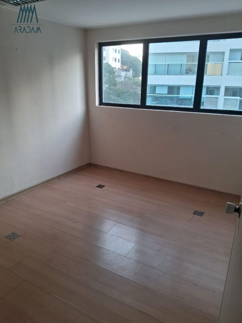 Sala Comercial de 119m para Locao  Avenida Bri...