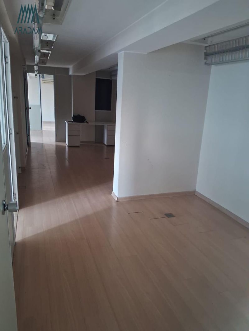 Sala Comercial de 119m para Locao  Avenida Bri...