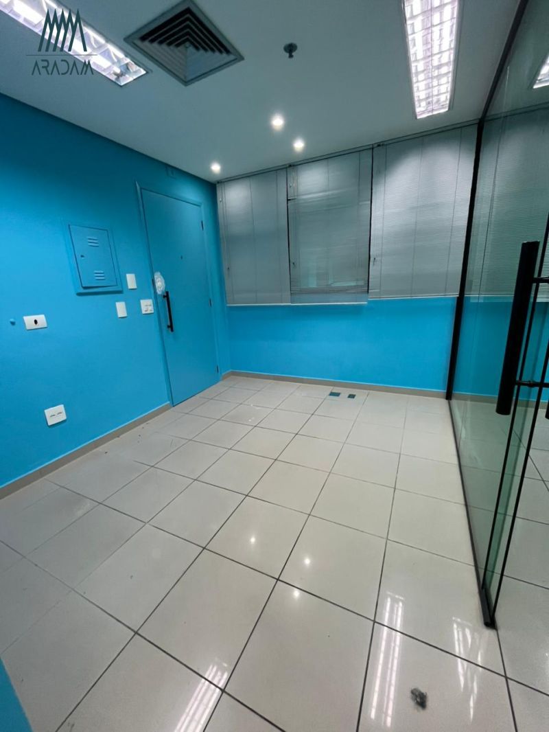 Sala Comercial em Frente a estação Moe...
