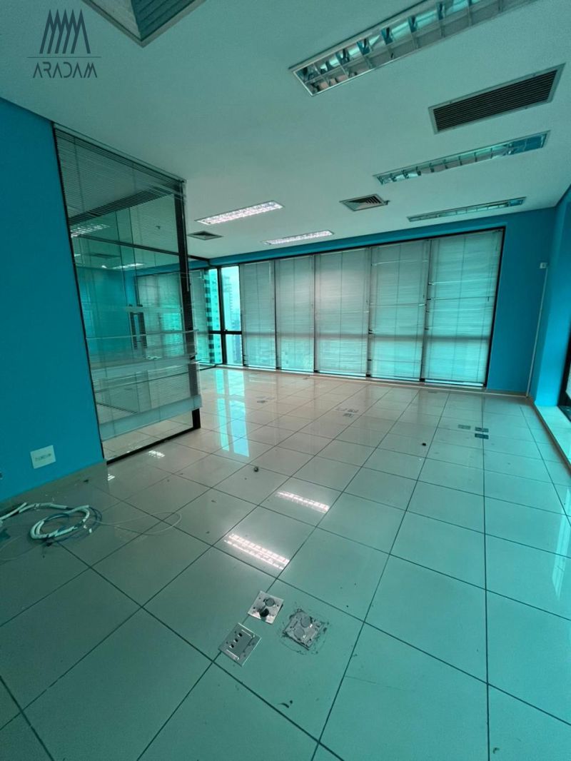 Sala Comercial em Frente a estação Moe...