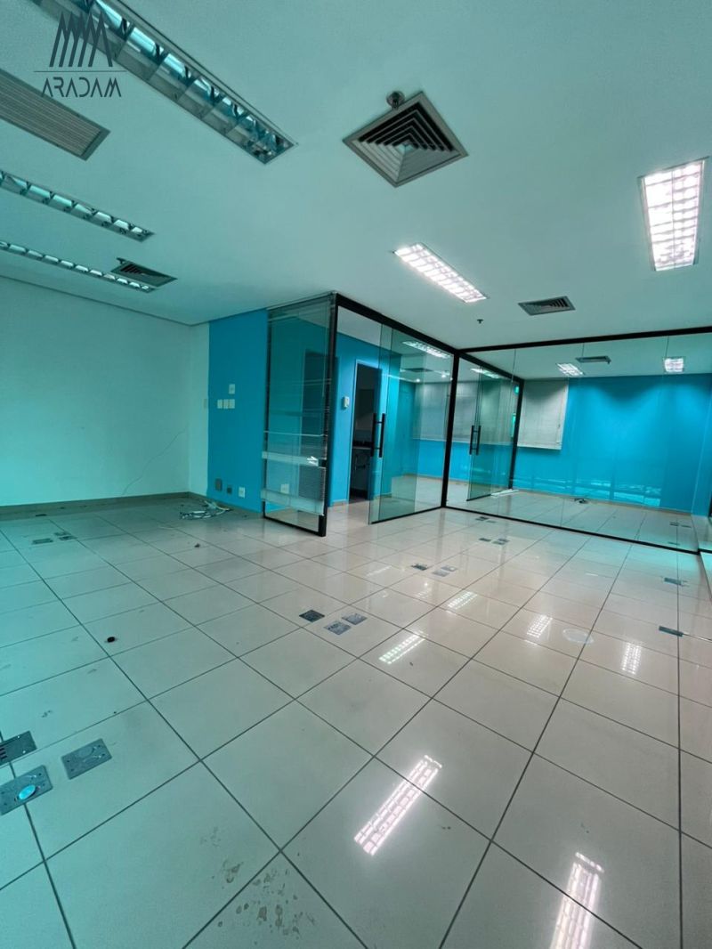 Sala Comercial em Frente a estação Moe...