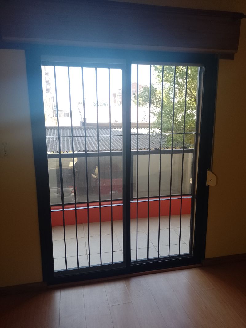 Kit / JK 1 quarto  no bairro CENTRO em PELOTAS