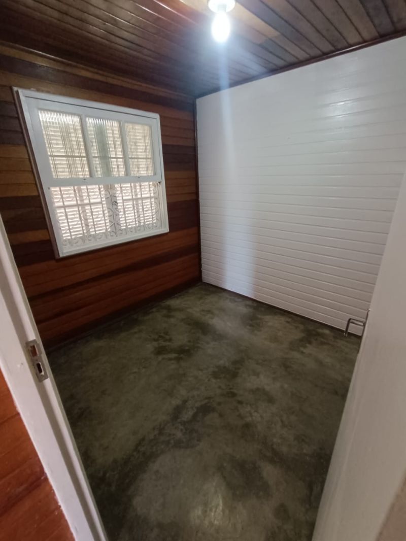 Casa 2d  no bairro Jardim Rony em GUARATINGUETA