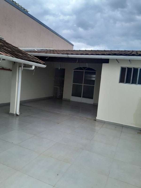 Casa 3d  no bairro Pedregulho em GUARATINGUETA