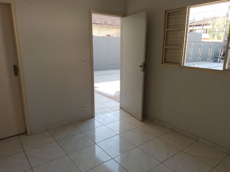 Ponto Comercial no bairro Jardim Rony em GUARATINGUETA