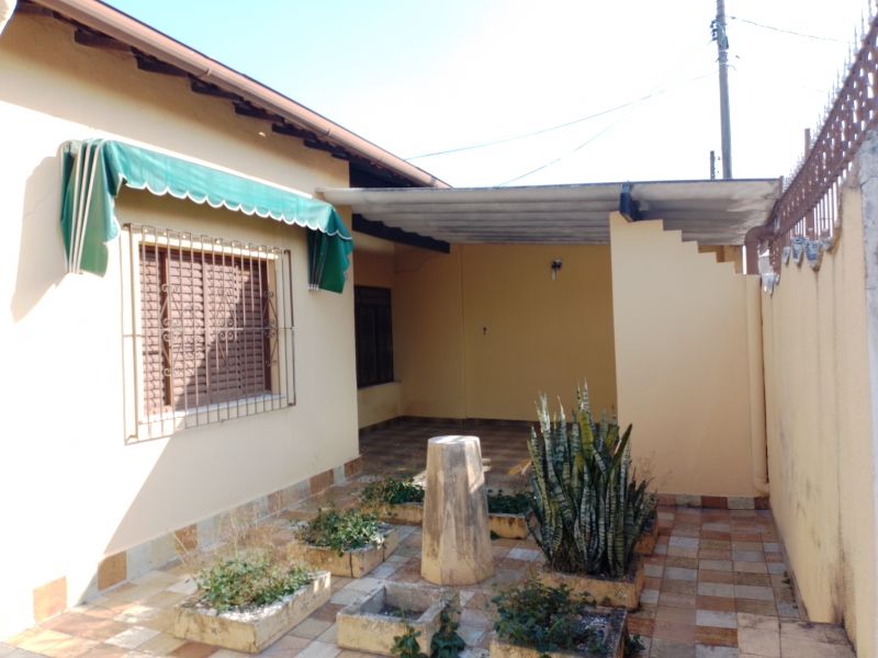 Casa 3d  no bairro Vila Comendador Rodrigues Alves em GUARATINGUETA