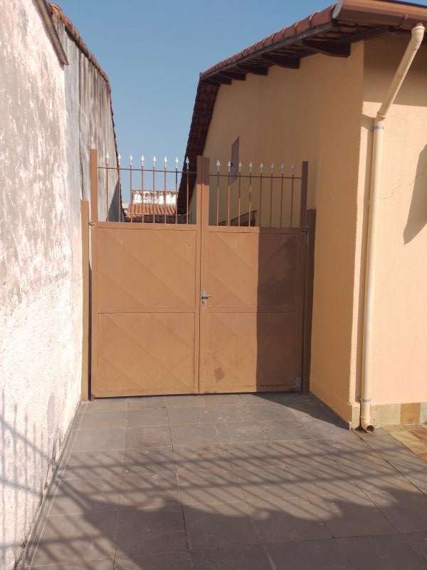 Casa 3d  no bairro Vila Comendador Rodrigues Alves em GUARATINGUETA