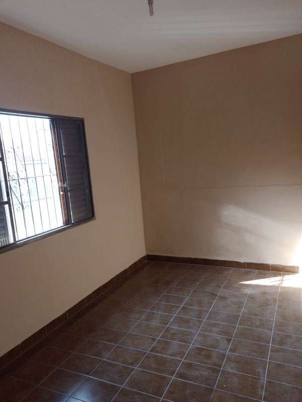 Casa 3d  no bairro Vila Comendador Rodrigues Alves em GUARATINGUETA