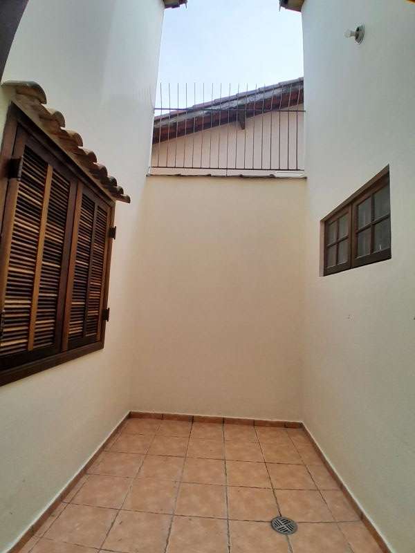 Casa 2d  no bairro Jardim Rony em GUARATINGUETA